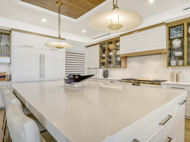 Longboat Key: Four Bedroom Beachfront kitchen