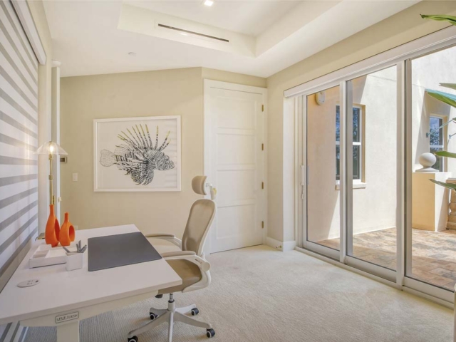 Longboat Key: Four Bedroom Beachfront office